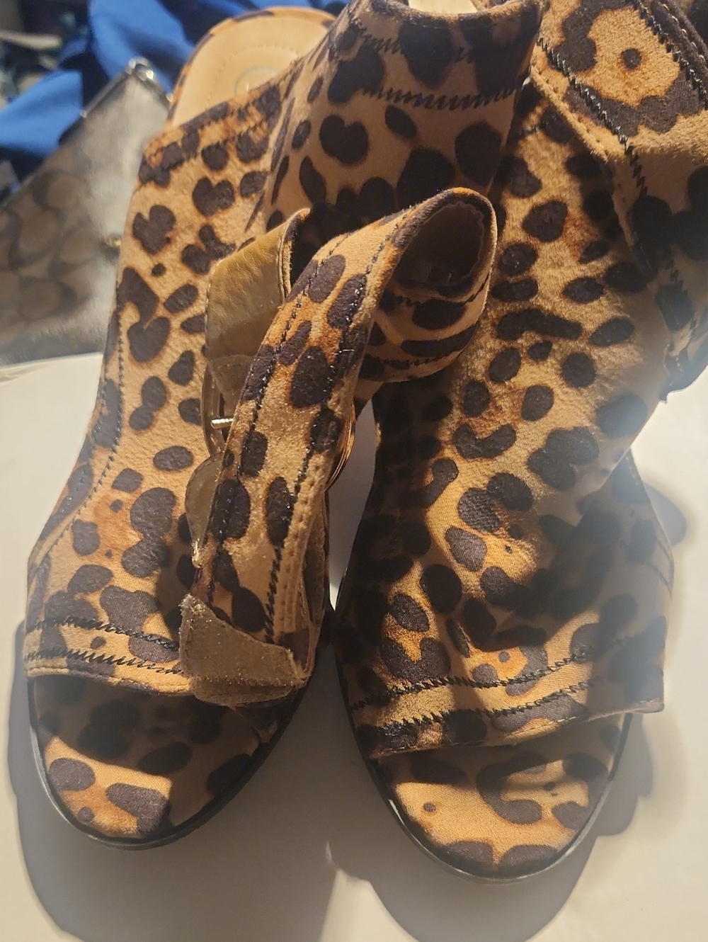 Leopard Print Open-Toe Wedge Sandals - Brown/Black